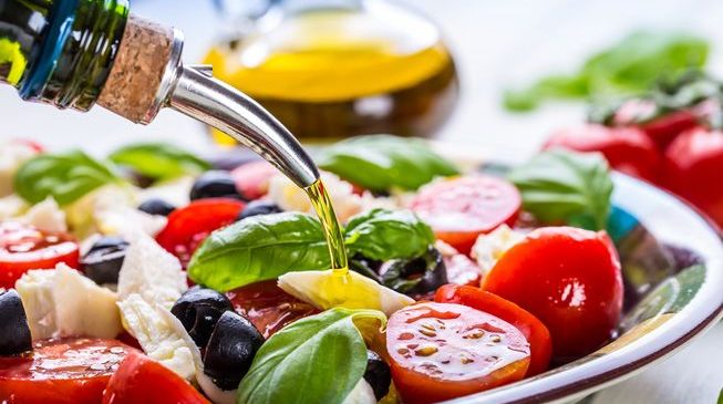 Mediteranski način ishrane može dugoročno pomoći ljudima koji pate od multiple skleroze